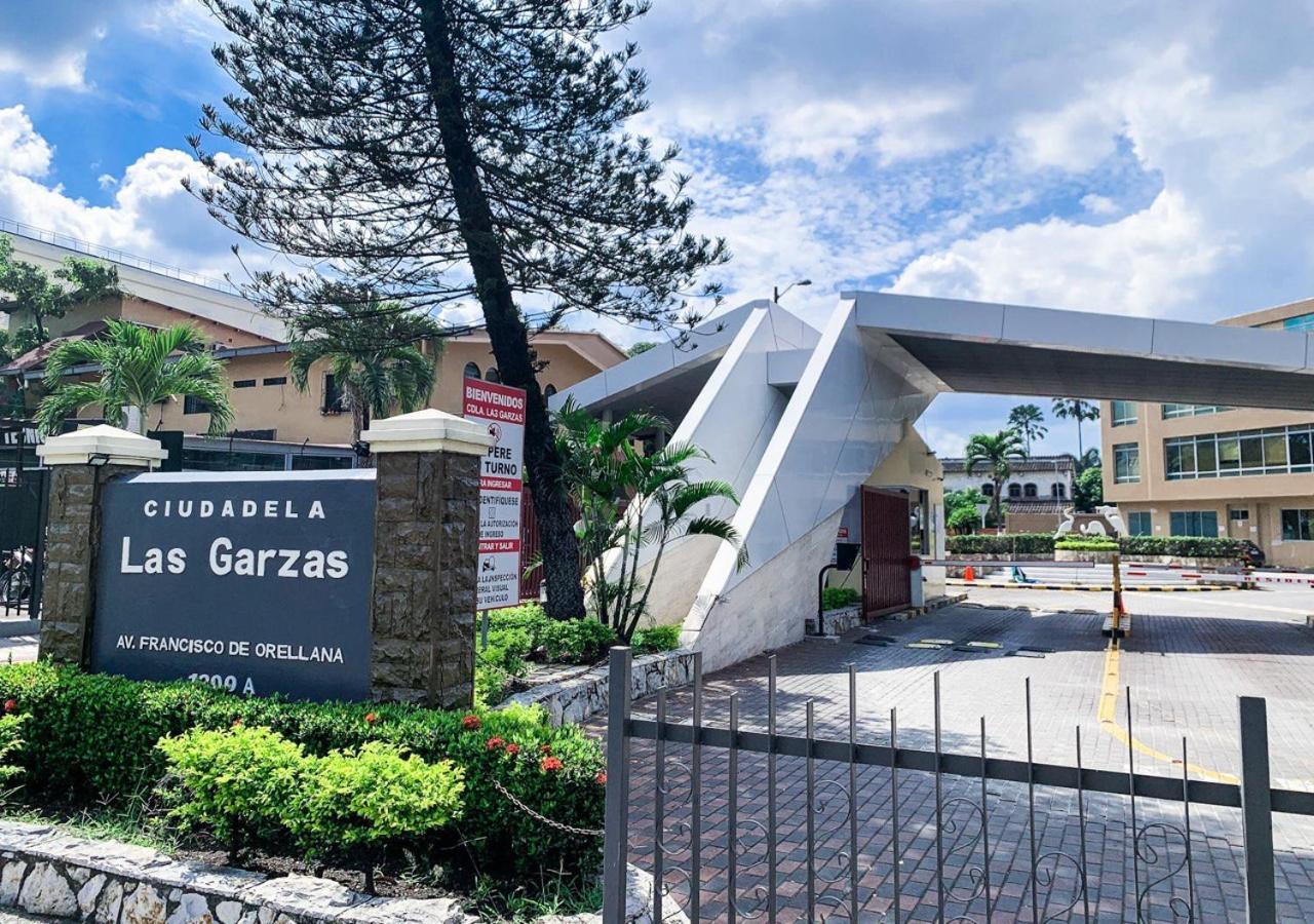Departamento De 3 Cerca Al Mall San Marino Apartment